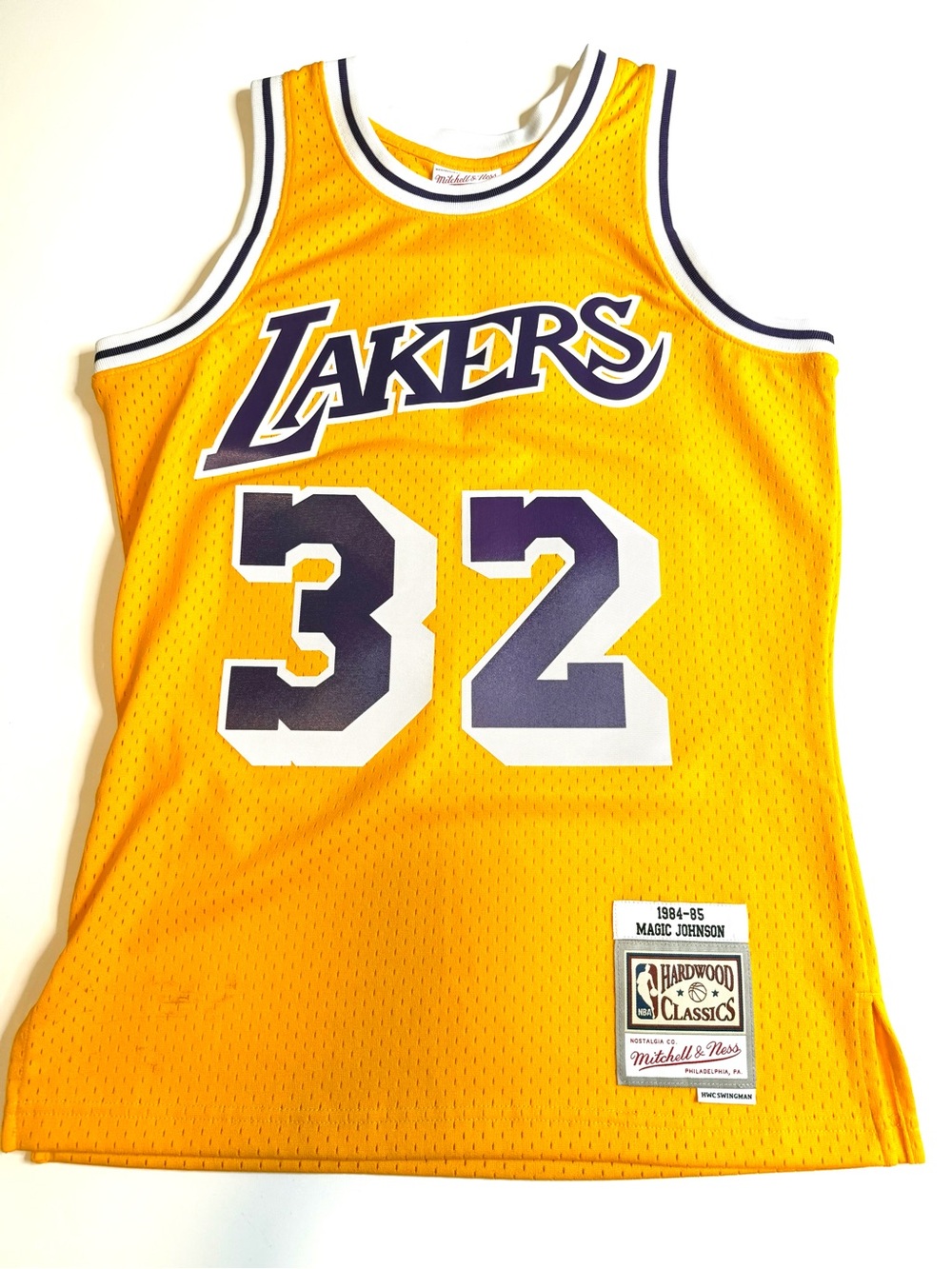 Mitchell & Ness Hardwood Classics Magic Johnson #32 Lakers Jersey - Picture 3 of 9